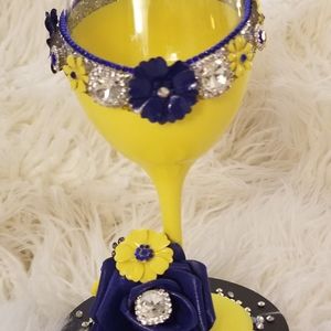 Customized embellished wine glasses